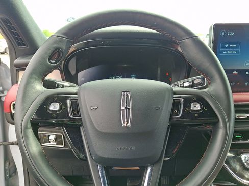 Certified 2025 Lincoln Corsair Reserve w/ Rear Removable Package Tray AWD/4WD image 20