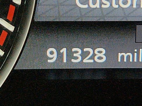 Used 2023 Nissan Armada SL image 16