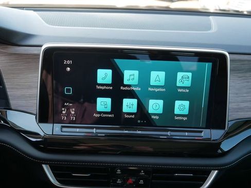 Certified 2025 Volkswagen Atlas SEL Premium R-Line image 30