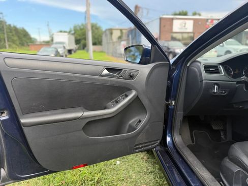 Used 2012 Volkswagen Jetta SE FWD image 13
