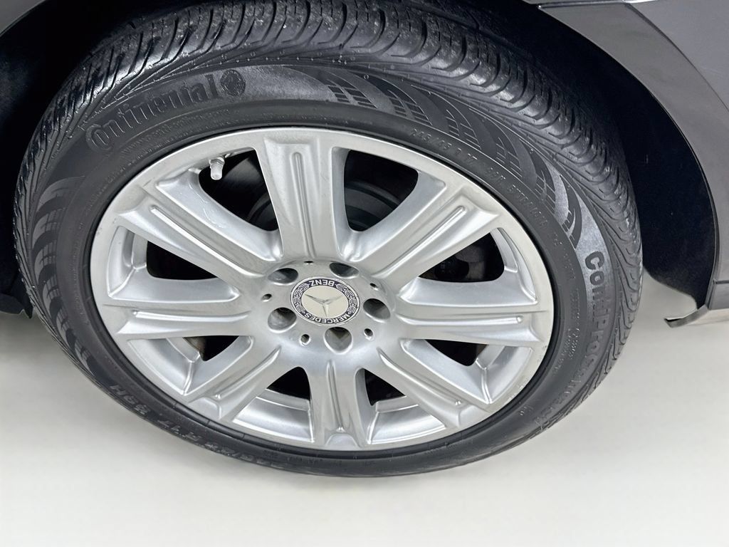 Used 2013 Mercedes-Benz E 350 4MATIC Sedan image 38