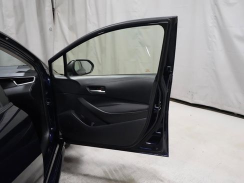 Used 2020 Toyota Corolla LE image 26