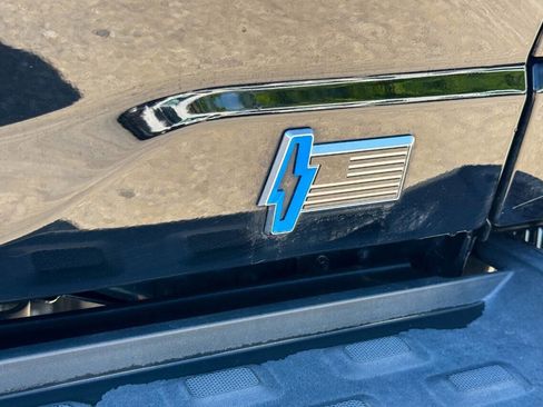 Used 2022 Ford F150 Lightning Platinum AWD/4WD image 22