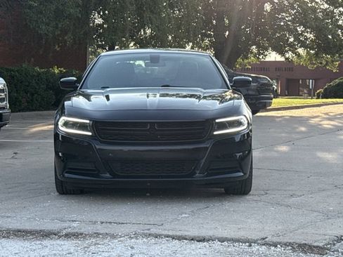 Used 2023 Dodge Charger SXT w/ Blacktop Package RWD image 2