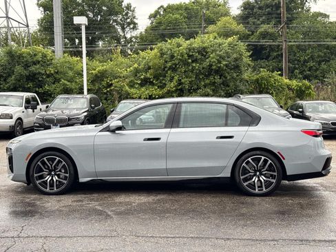 Certified 2023 BMW 760i xDrive AWD/4WD image 8
