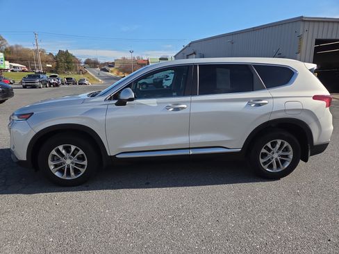 Used 2019 Hyundai Santa Fe SE image 6