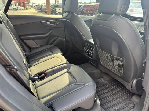 Used 2021 Audi Q8 Premium Plus w/ Premium Plus Package AWD/4WD image 17
