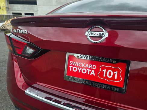 Used 2022 Nissan Altima 2.5 SR FWD image 13
