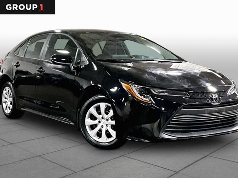 Used 2024 Toyota Corolla LE FWD image 3