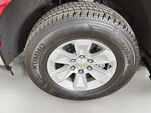 Used 2022 Chevrolet Silverado 1500 LT AWD/4WD image 17