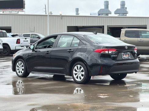Used 2024 Toyota Corolla LE FWD image 4