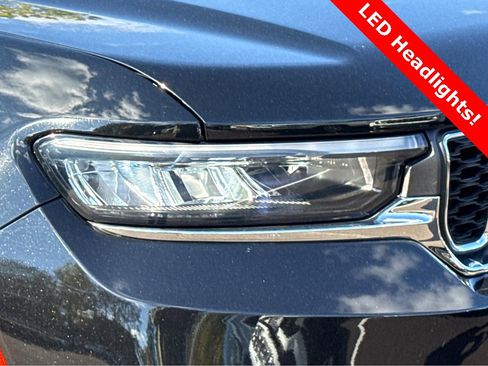 Used 2023 Jeep Grand Cherokee Laredo image 5