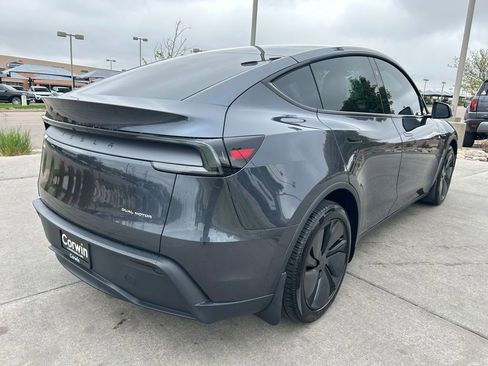 Used 2026 Tesla Model Y Long Range AWD/4WD image 7