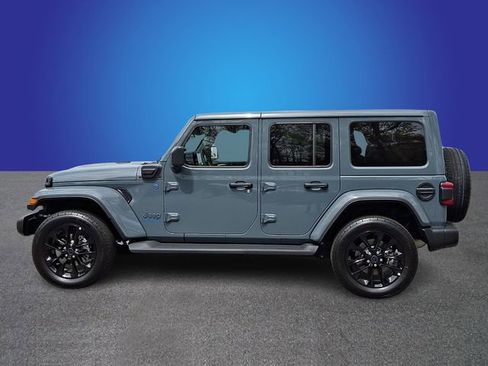 Used 2025 Jeep Wrangler Unlimited Sahara image 7