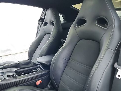 Used 2019 Nissan GT-R AWD/4WD image 19