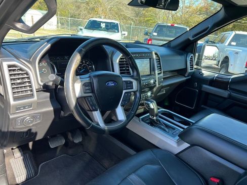 Used 2017 Ford F150 Platinum w/ Equipment Group 701A Luxury image 16