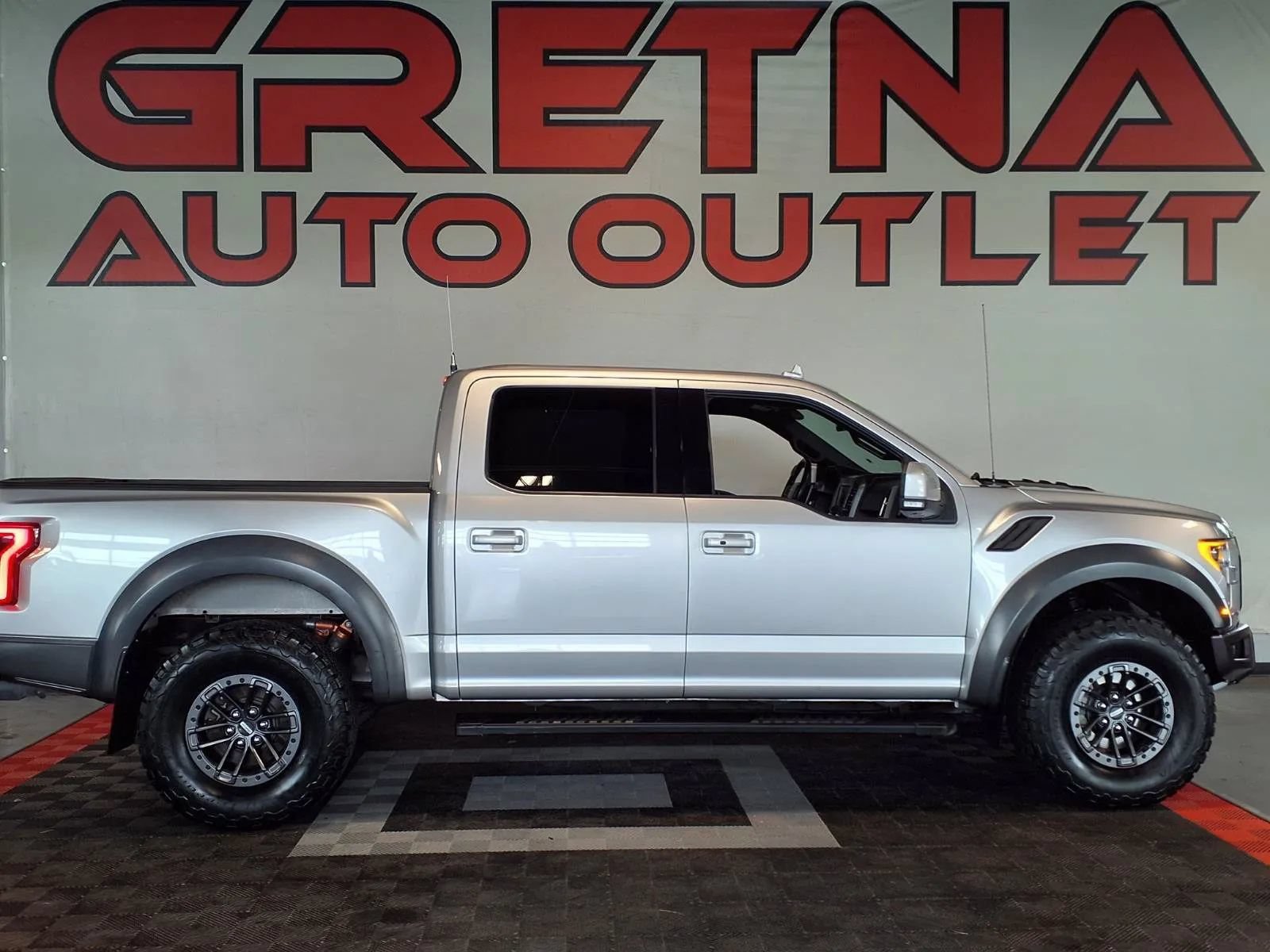 Used 2019 Ford F150 Raptor w/ Equipment Group 802A Luxury AWD/4WD image 1