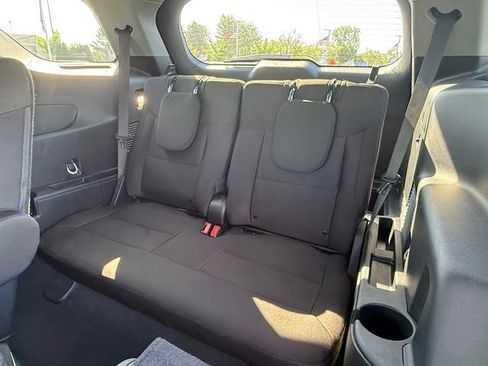 Used 2023 Ford Explorer XLT AWD/4WD image 10