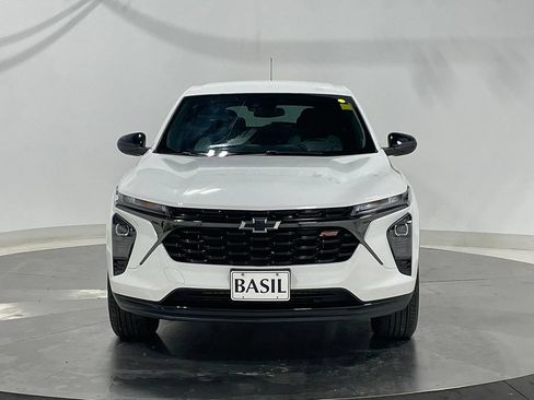 Used 2024 Chevrolet Trax RS FWD image 9