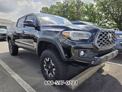 Used 2023 Toyota Tacoma TRD Off-Road AWD/4WD image 12