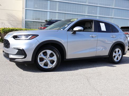 Used 2023 Honda HR-V LX image 1