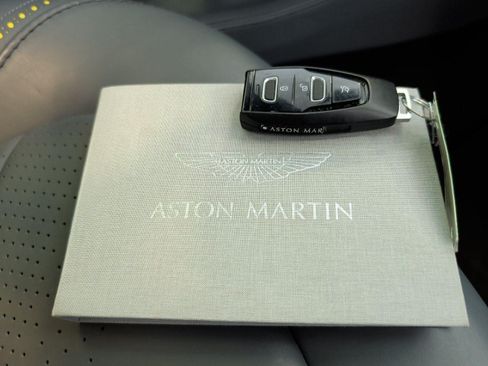 Used 2021 Aston Martin DBX AWD/4WD image 41