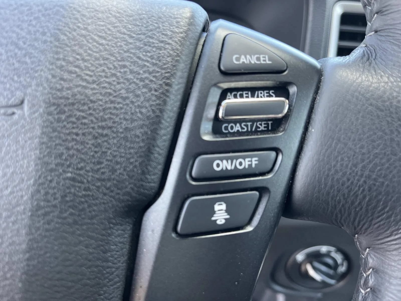 Used 2024 Nissan Frontier SV w/ Hardbody Edition AWD/4WD image 25