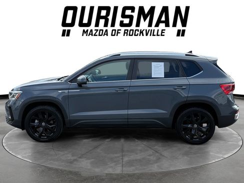 Used 2022 Volkswagen Taos SEL w/ Panoramic Sunroof Package image 3