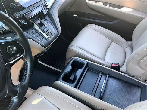 Used 2018 Honda Odyssey Touring image 18