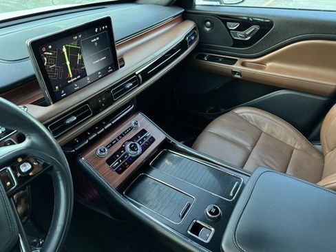 Used 2022 Lincoln Aviator Reserve w/ Elements Package Plus image 17