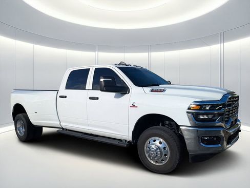 Used 2025 RAM 3500 Tradesman AWD/4WD image 1
