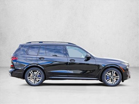 Used 2025 BMW X7 M60i AWD/4WD image 4
