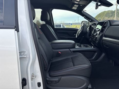 Used 2024 Nissan Titan PRO-4X image 26