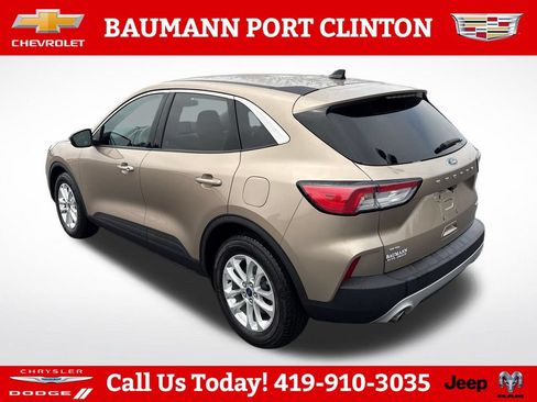 Used 2020 Ford Escape SE FWD image 3