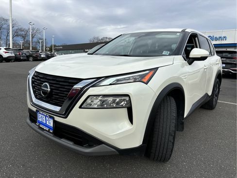 Used 2021 Nissan Rogue SV image 5