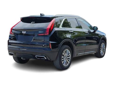 Used 2025 Cadillac XT4 Premium Luxury FWD image 11