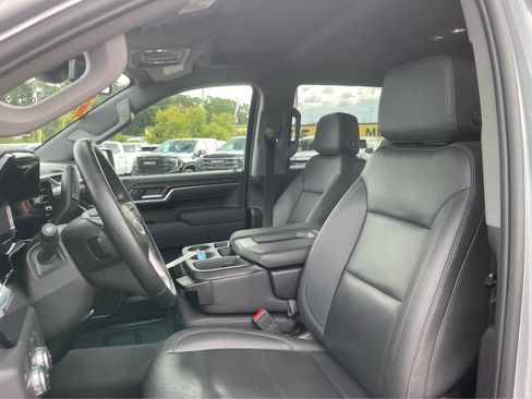 Used 2025 GMC Sierra 1500 SLT AWD/4WD image 12