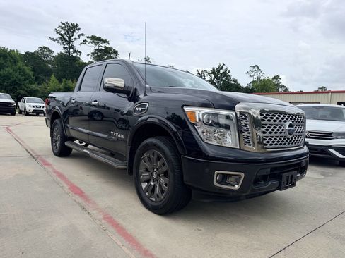 Used 2017 Nissan Titan Platinum Reserve AWD/4WD image 4