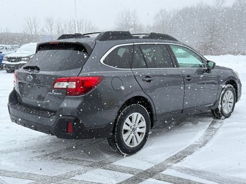 Used 2019 Subaru Outback 2.5i Premium image 6