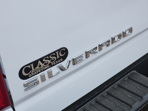 New 2026 Chevrolet Silverado 2500 Custom w/ Custom Value Package image 9