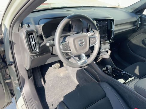 Certified 2023 Volvo XC40 Recharge Ultimate image 25