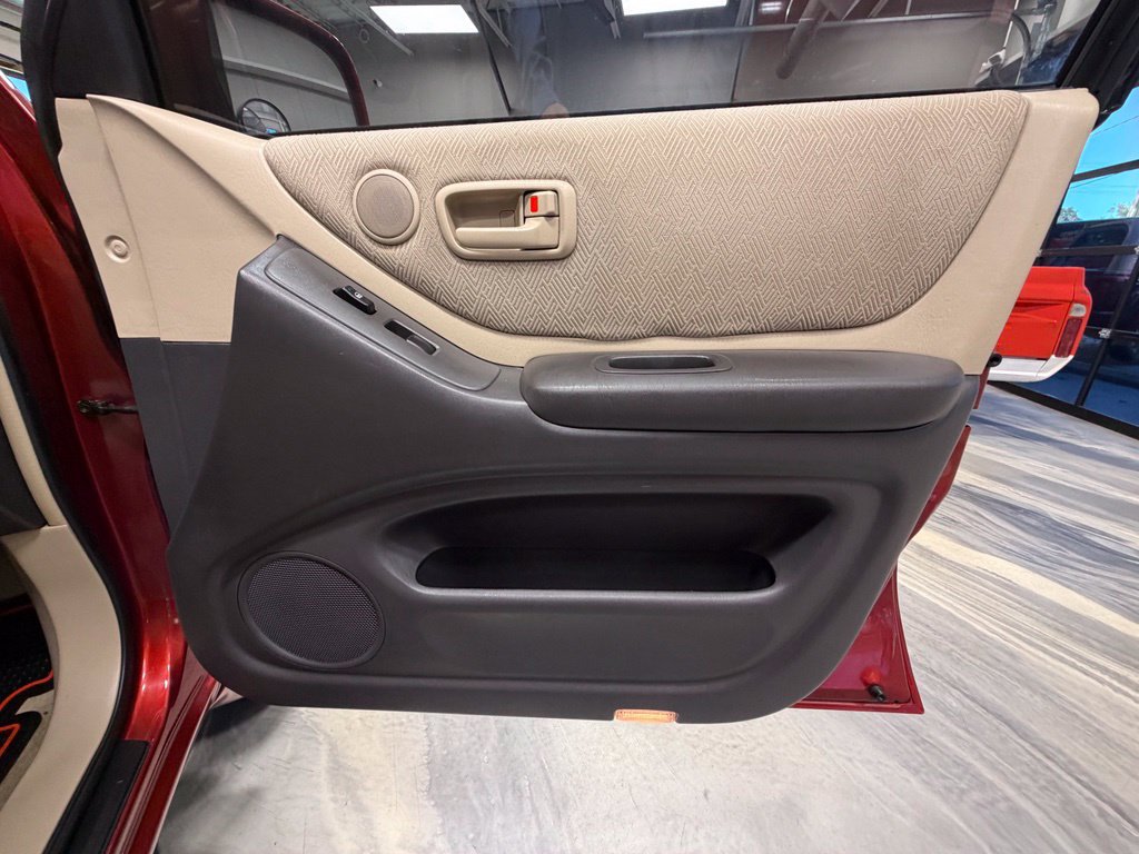 Used 2003 Toyota Highlander 2WD V6 image 33