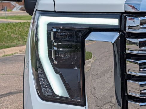 New 2026 GMC Sierra 3500 Denali w/ Denali Reserve Package AWD/4WD image 4