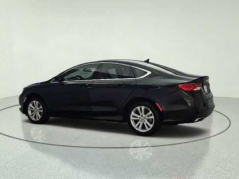 Used 2016 Chrysler 200 Limited w/ Anniversary Edition FWD image 4