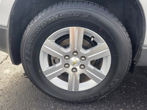 Used 2011 Chevrolet Traverse LT w/ Personal Connectivity Package image 22