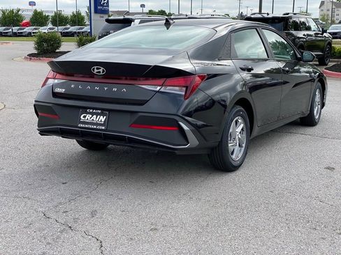 New 2026 Hyundai Elantra SE FWD image 7