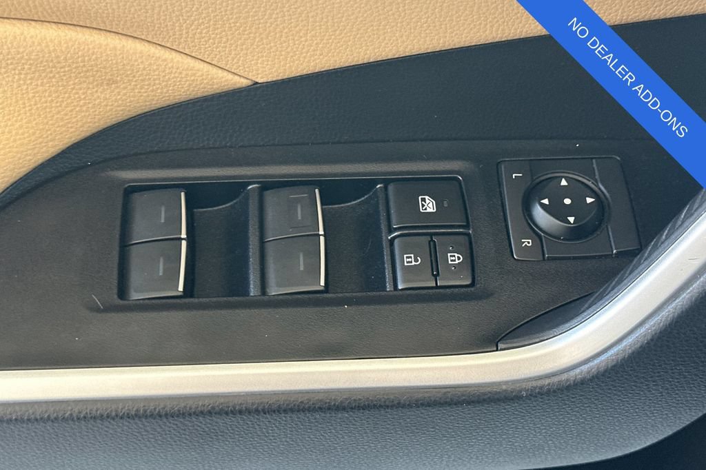 Used 2023 Toyota RAV4 XLE FWD image 12