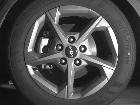 Used 2025 Kia K4 LXS image 12