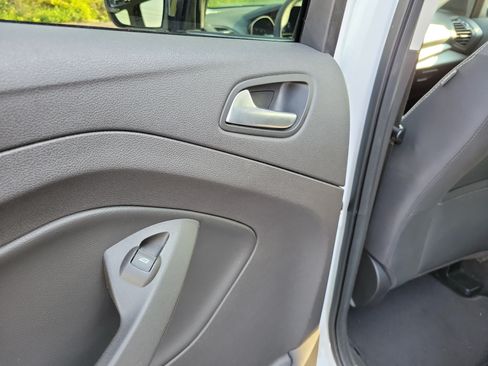 Used 2018 Ford Escape SE FWD image 13