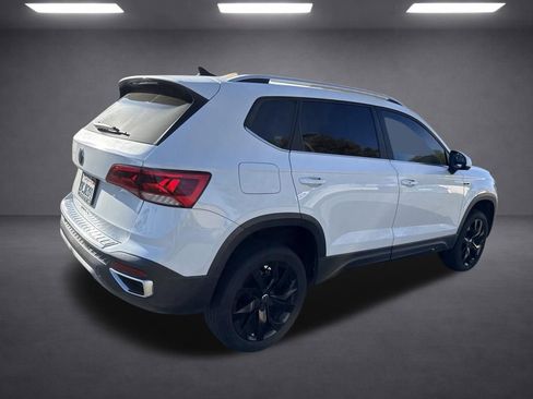 Used 2022 Volkswagen Taos SE FWD image 24
